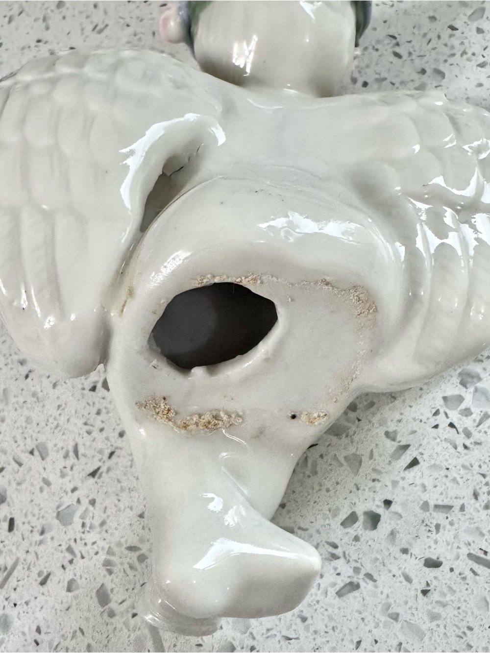 White Ceramic Sitting Cherub Angel Figurine Rose Wreath Vintage Home Decor - Picture 6 of 6